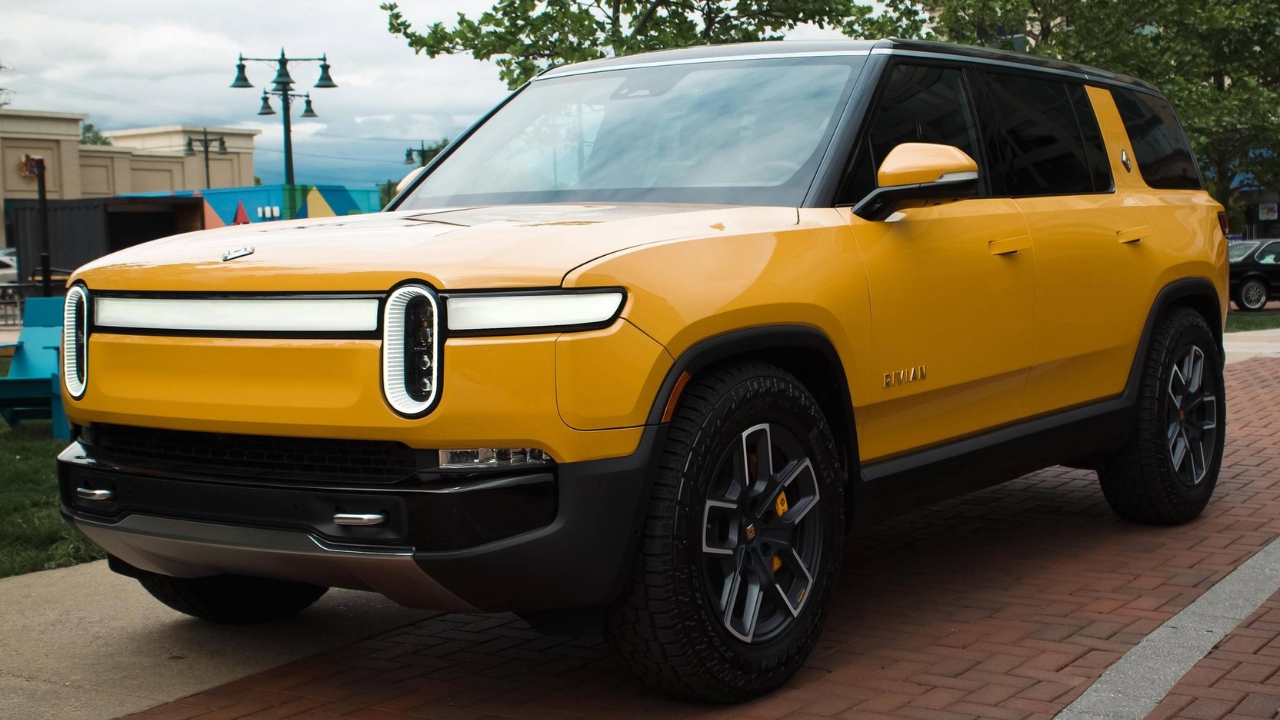 Rivian R1S