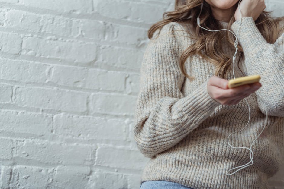 Micro-Genres, Mood Playlists & Streaming Signals: A Music Lover’s Roundup to Finding New Favorites Fast