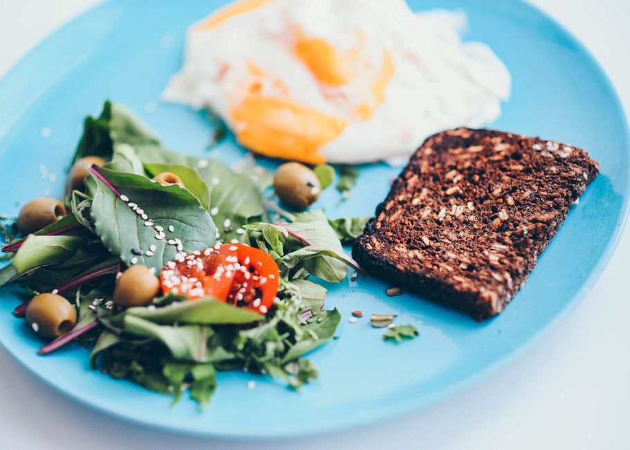 The “Glucose-Friendly Day” Roundup: 12 Practical Hacks to Smooth Blood Sugar Spikes (Without Going Low-Carb)