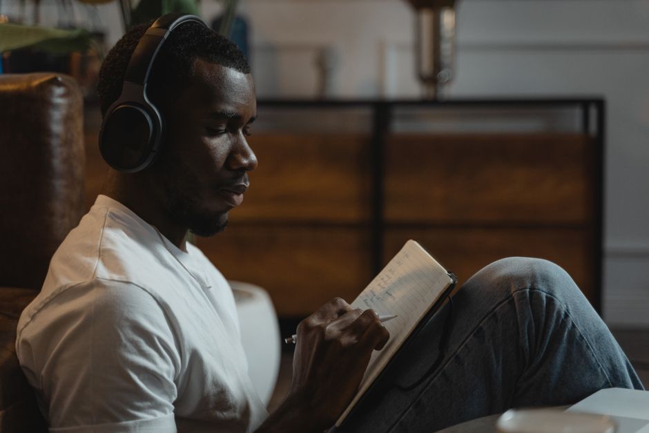 9 Micro-Listening Habits That Instantly Make You Hear Music Like a Producer (Without Any Gear)
