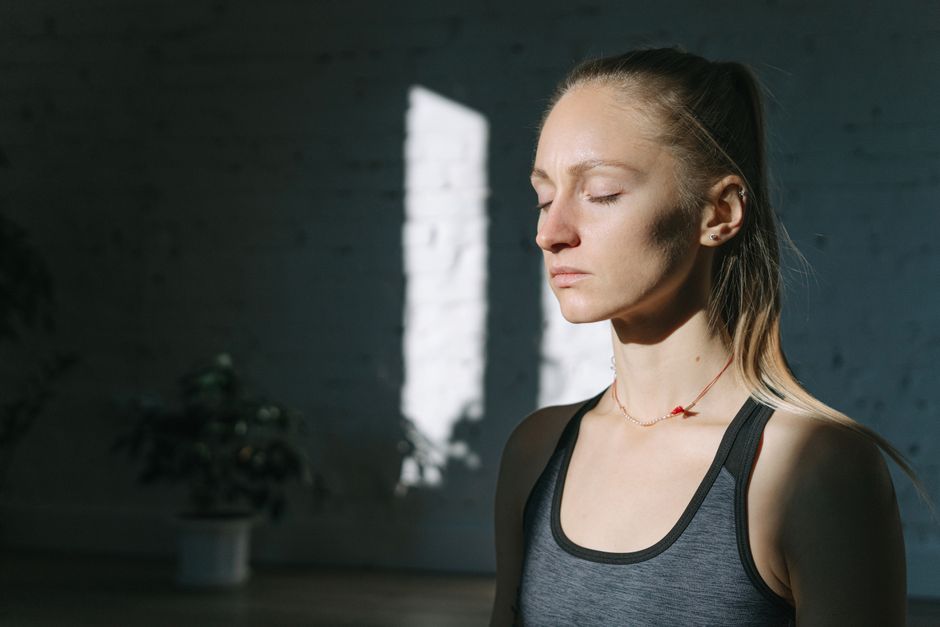 9 Evidence-Informed “Micro-Recovery” Habits to Lower Stress and Boost Energy (Without Changing Your Whole Life)